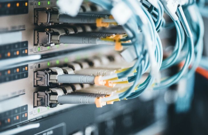 Fiberkablar I switch på rack
