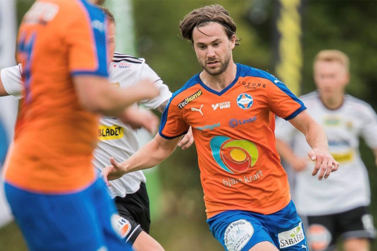 Fotbollsspelare från Vejby IF