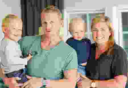 Familjeporträtt av referensfamilj för Bjäre Krafts tjänster